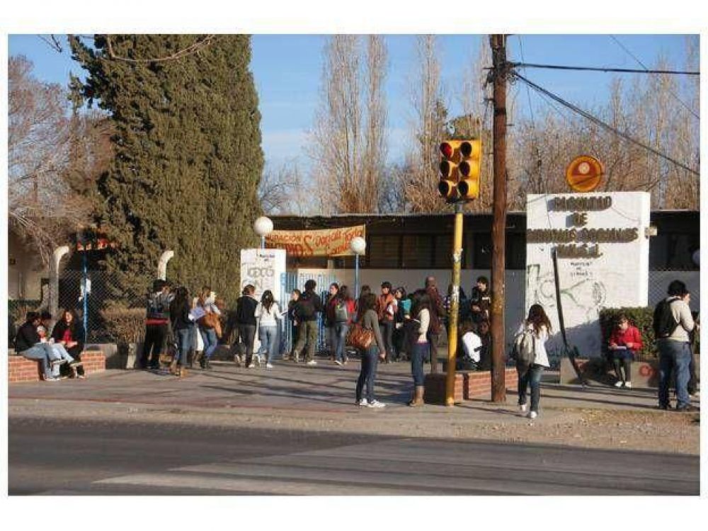 Baj� m�s de un 20 por ciento la inscripci�n de alumnos en la UNSJ