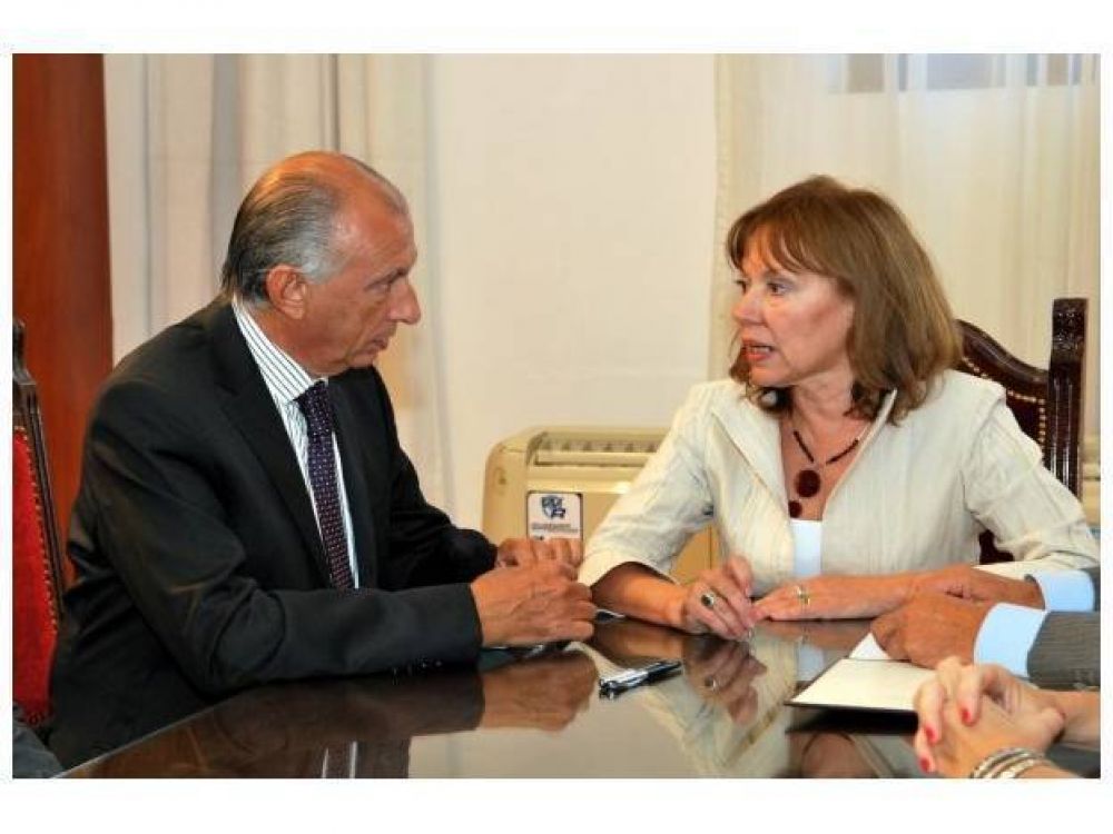 El IAPV cedi� cuatro lotes a la Comuna en barrios Lomas y Consejo
