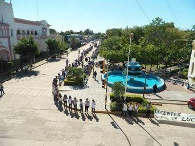 Los paros se hacen sentir con fuerza en Villa �ngela