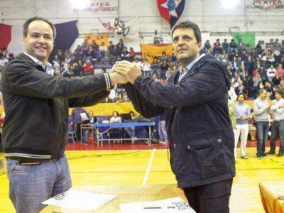 Massa y Caso al tope en imagen positiva en Rojas
