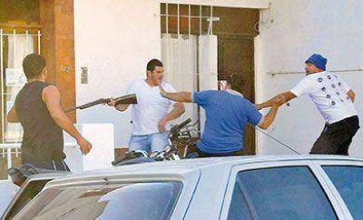 Patotas armadas se enfrentaron en el sindicato camionero