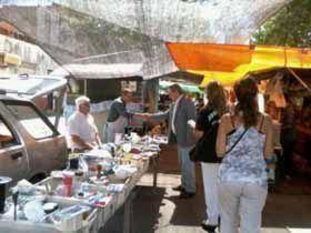 El concejal Jos� Alessi recorre Avellaneda