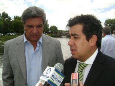 Alejandro Arl�a visit� Berisso: �Estamos trabajando para concretar todos los accesos a la terminal portuaria�