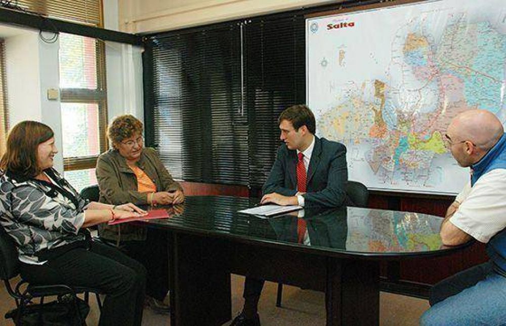 Se intensifica la capacitaci�n sobre el uso del voto electr�nico en comunidades originarias
