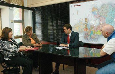 Se intensifica la capacitaci�n sobre el uso del voto electr�nico en comunidades originarias