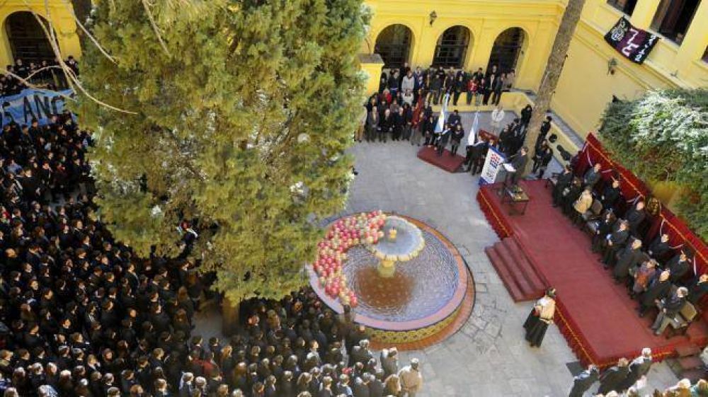 Paran hoy los docentes del Monserrat