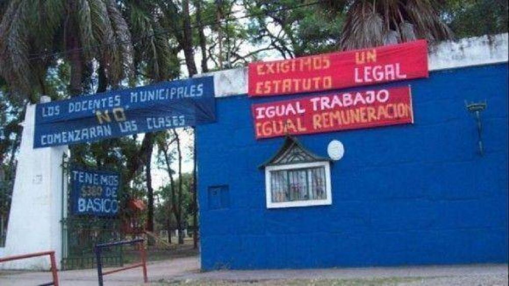 Se prolonga el conflicto de los docentes municipales de la Capital