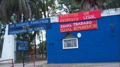 Se prolonga el conflicto de los docentes municipales de la Capital
