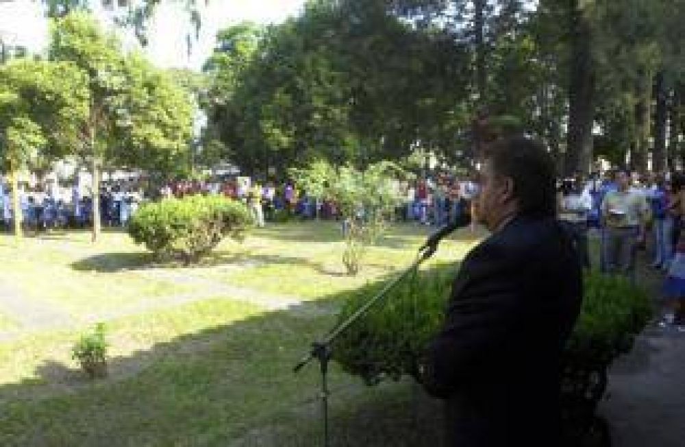 El PE se desliga del conflicto en las escuelas del municipio