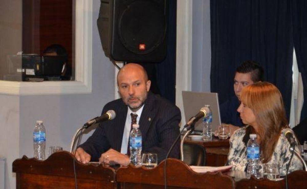 �Vernet fue funcionario del Gobierno que llev� a la provincia a una crisis institucional in�dita�