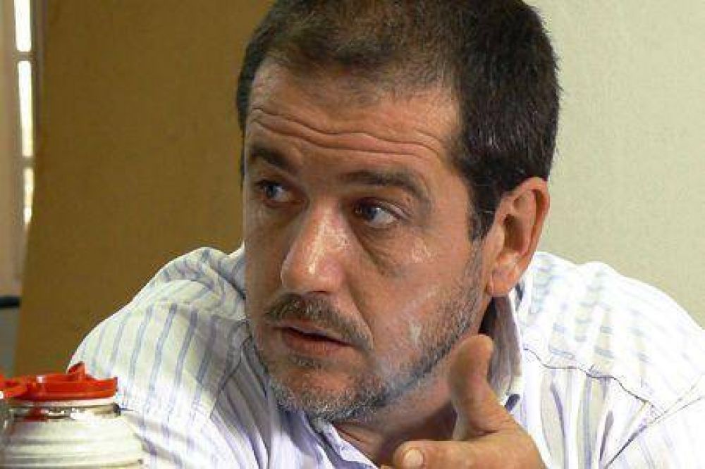 S�crate: �Estamos tratando de no consumir el poco aire que nos queda�