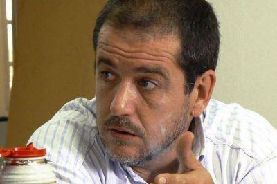S�crate: �Estamos tratando de no consumir el poco aire que nos queda�