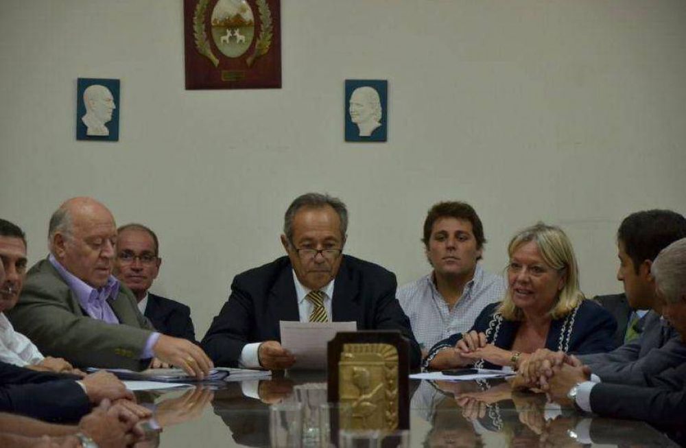 El oficialismo avanza en un proyecto para realizar internas abiertas