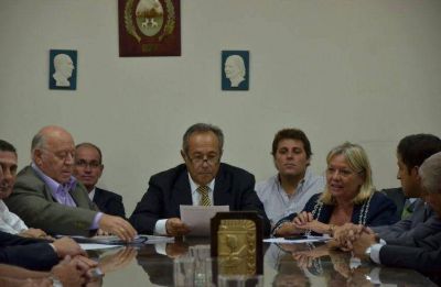 El oficialismo avanza en un proyecto para realizar internas abiertas