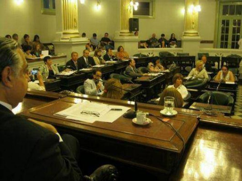 Una tranquila primera sesi�n con m�s pedidos de juicio pol�tico acumulados