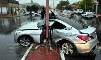 El hombre accidentado el viernes contin�a grave