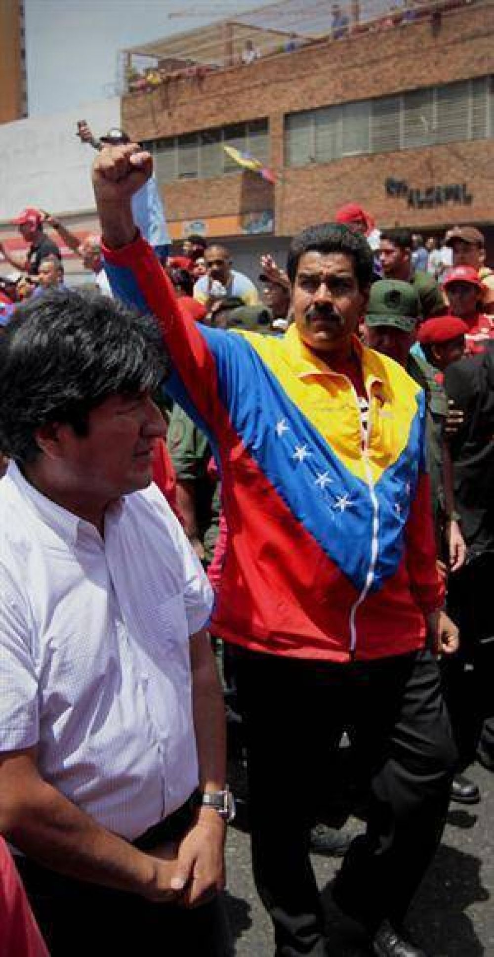 La polarizaci�n tambi�n fue protagonista en la Caracas del masivo adi�s