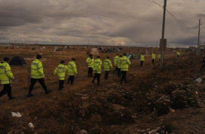 Tras los forcejeos y la resistencia se desisti� al desalojo