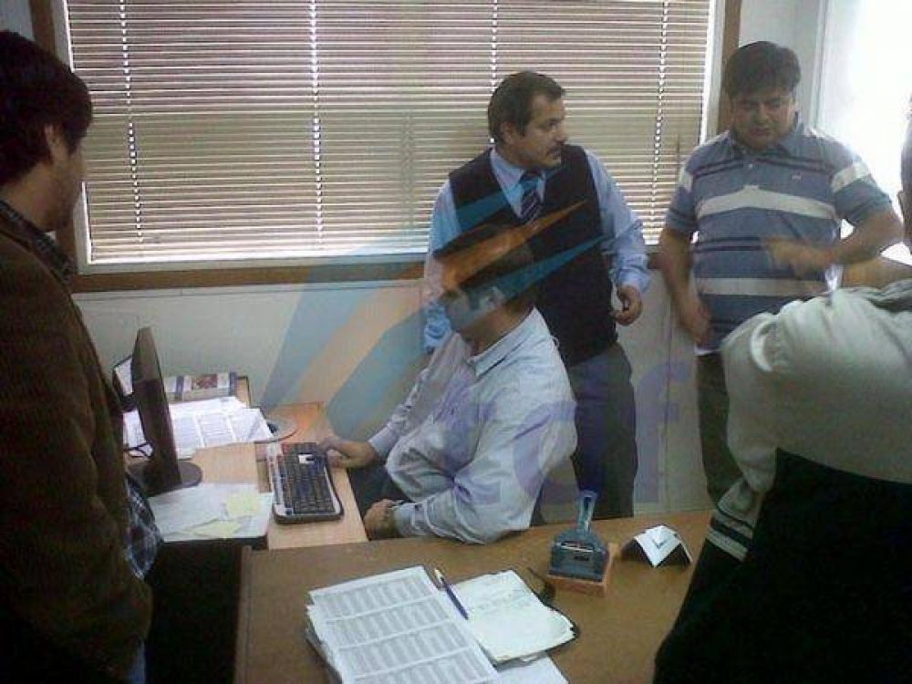 ATE firm� acuerdo salarial con Gobierno por 1700 pesos