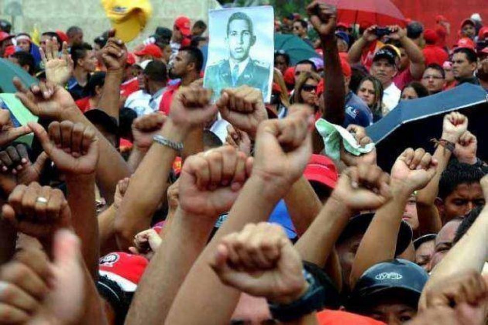 Ch�vez ser� embalsamado y velado siete d�as m�s