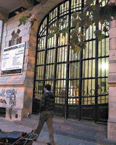 Castigados por tomar escuelas