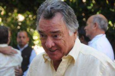 Luis Barrionuevo se re�ne hoy con socios del Frente C�vico