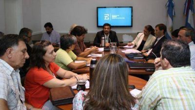 El gobierno ofreci� un incremento salarial del 22% para los estatales  