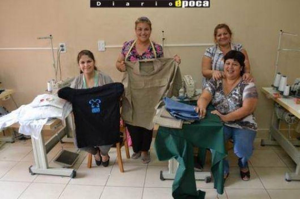 Mujeres sin�nimo de esfuerzo en la Cooperativa textil Elefante Negro