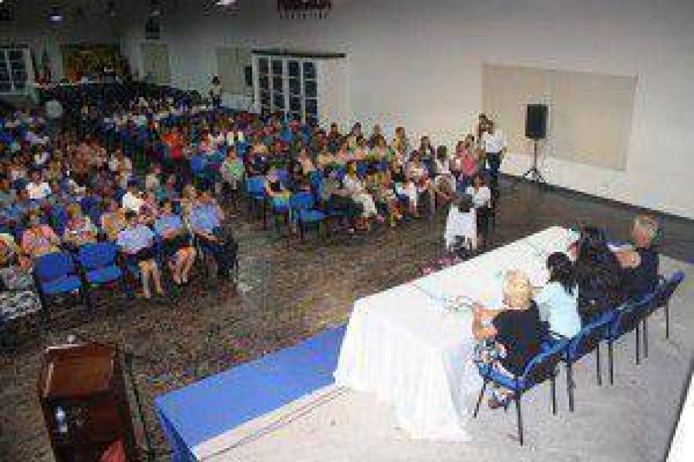 Gran encuentro de mujeres en el Galp�n �G� para conmemorar su d�a