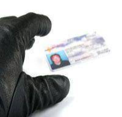 Instan a denunciar los robos de datos personales y la sustituci�n de identidad