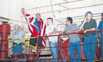 Rescataron al capit�n norteamericano