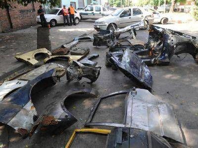 DEMANTELAN DESARMADERO: SECUESTRARON AUTOPARTES Y VEH�CULOS ROBADOS