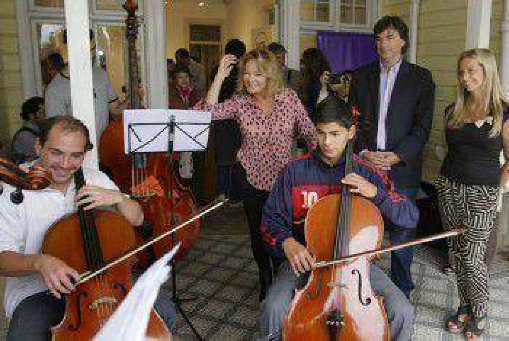 Se realiz� disertaci�n del Foro de la Mujer y el Turismo