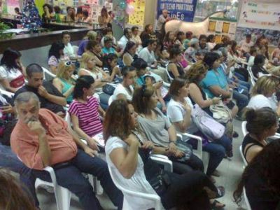 Mediante sistemas a distancia del Ministerio de Educaci�n, 1700 adultos concluyeron sus estudios
