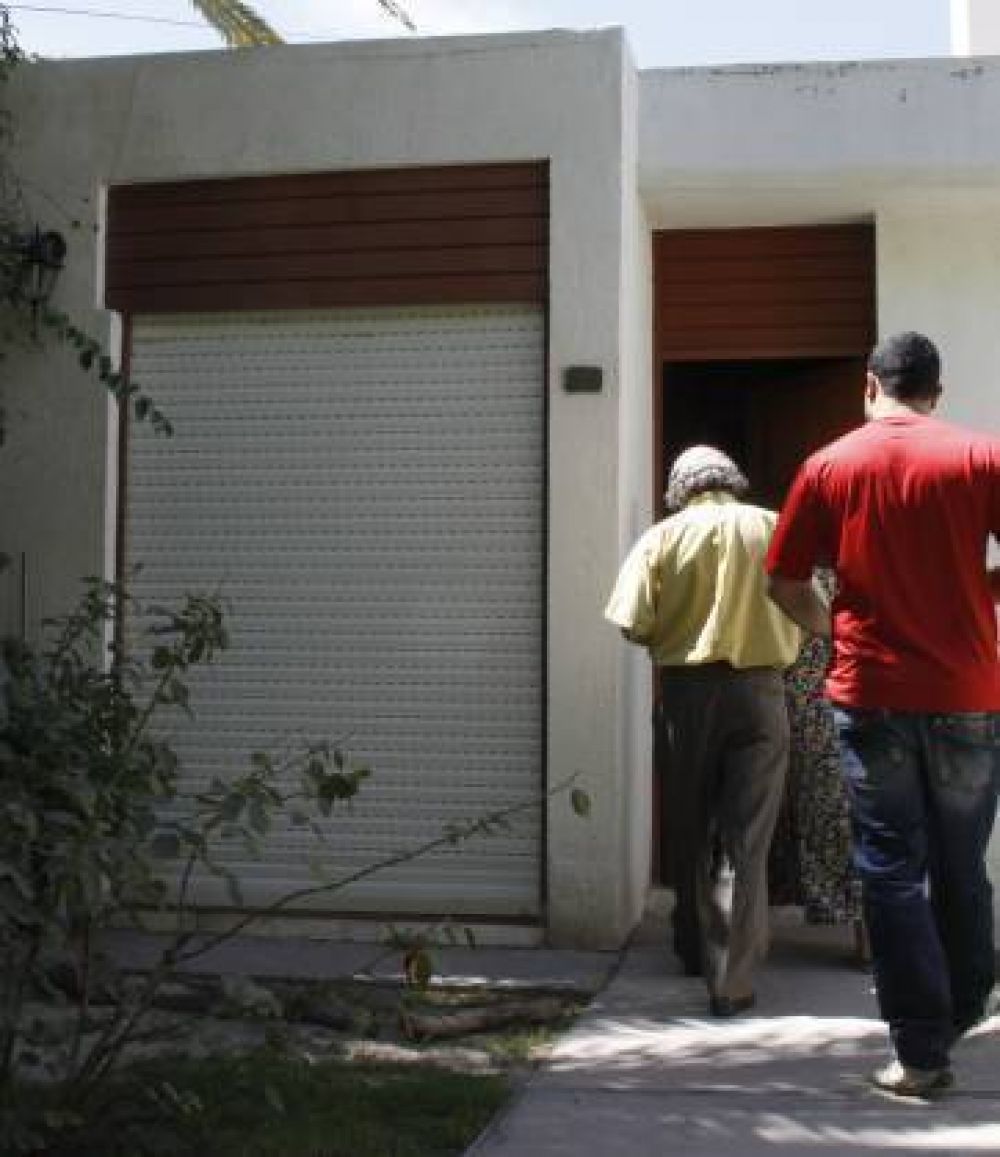 Una banda armada asalt� a una familia en plena ma�ana