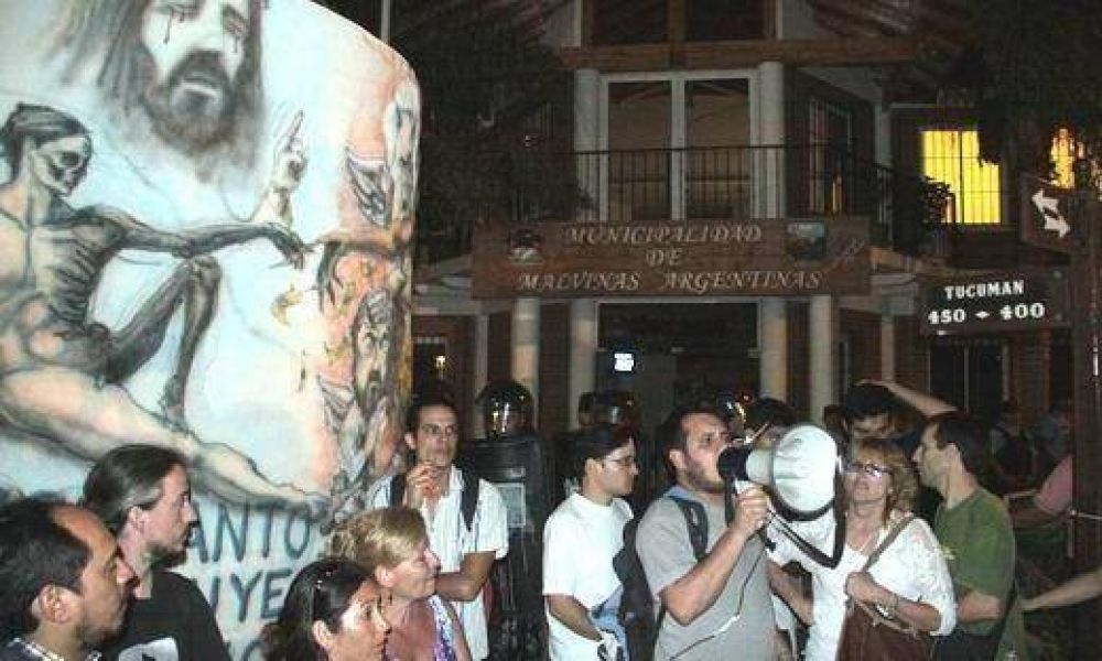 Universidad Cat�lica se expidi� en contra de la radicaci�n de Monsanto en Malvinas