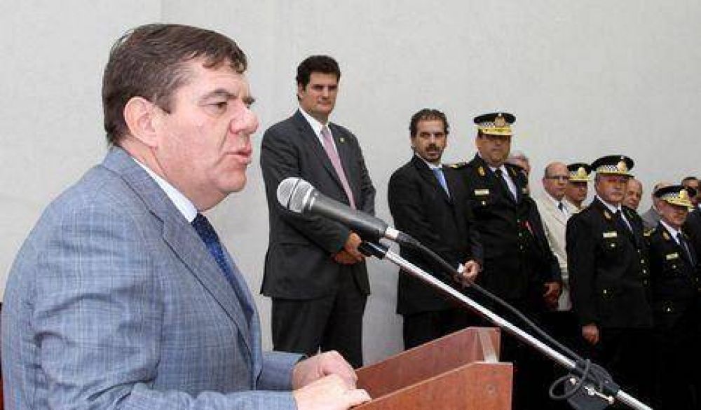 "Montenegro es un excelente ministro"