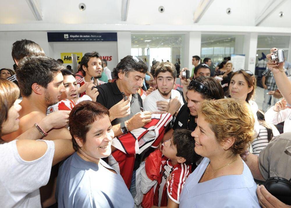 Francescoli: �Estoy contento de estar en la tierra del B�falo Funes�
