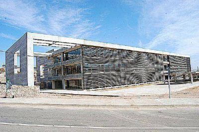 Llamado a licitaci�n de equipamiento m�dico para el Hospital �Juan D. Per�n� de Villa Mercedes