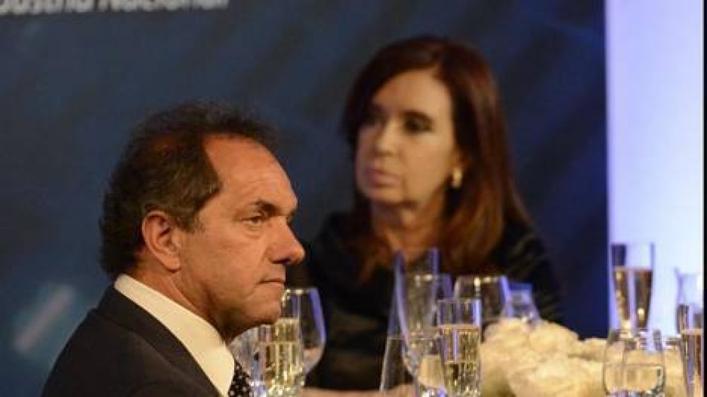 Scioli, con el tel�fono abierto pero sin llamadas desde Olivos