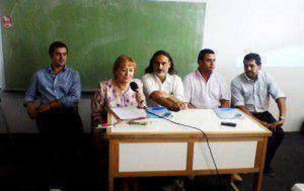 Legisladores disertaron ante ochenta j�venes sobre la Gesti�n de la Pol�tica P�blica