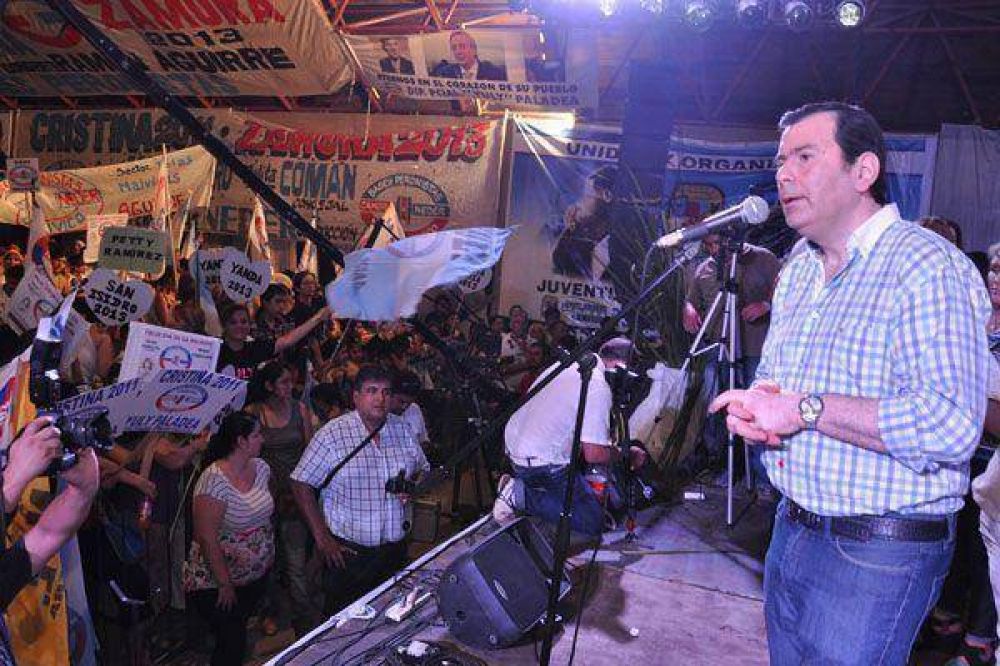 El gobernador particip� en actos por el D�a Internacional de la Mujer