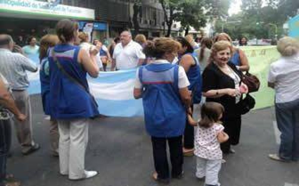 Docentes municipales mantienen la medida de fuerza esperando respuestas