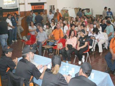 Municipales rechazaron la �ltima oferta del Ejecutivo y marchar�n el lunes al Municipio
