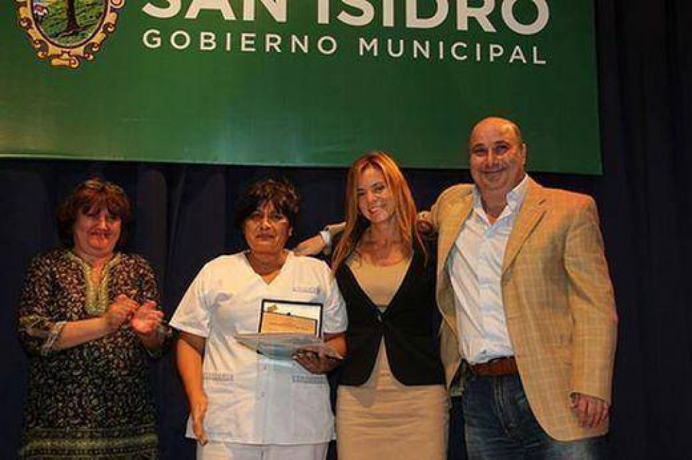 San Isidro distingui� a las enfermeras del distrito