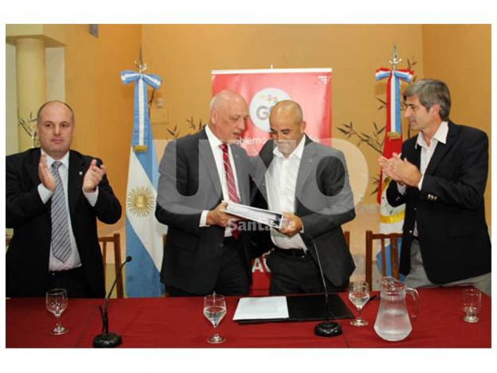 Se invertir�n $10 millones para pavimentar el acceso norte de la ciudad de Santo Tom�