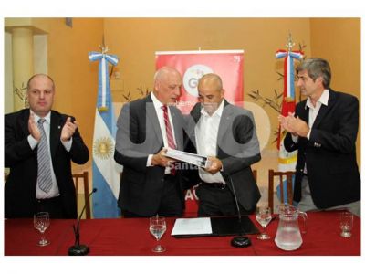 Se invertir�n $10 millones para pavimentar el acceso norte de la ciudad de Santo Tom�