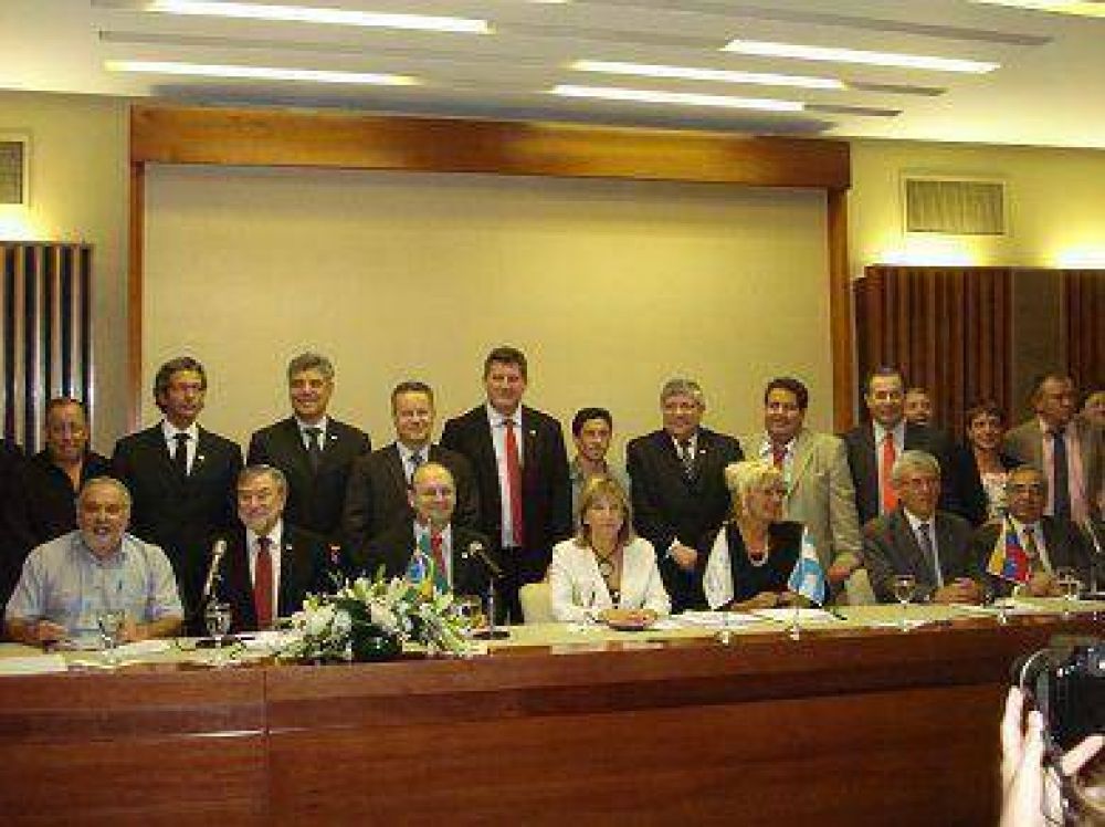 Reuni�n de UPM con presencia de Marangoni y de la Torre