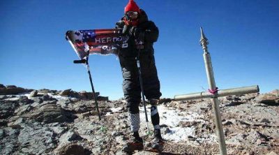 Lleg� a la cima del Aconcagua ayudado por pr�tesis