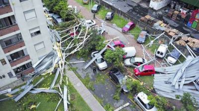 Fue un tornado lo que provoc� los destrozos en Villa Lugano